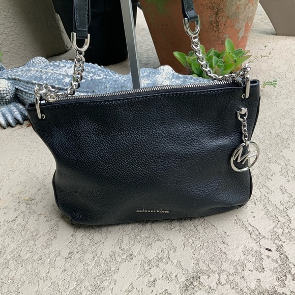 Michael Kors Lillie Black Classic Chain Strap Leather Crossbody Messenger Bag - Picture 2 of 9